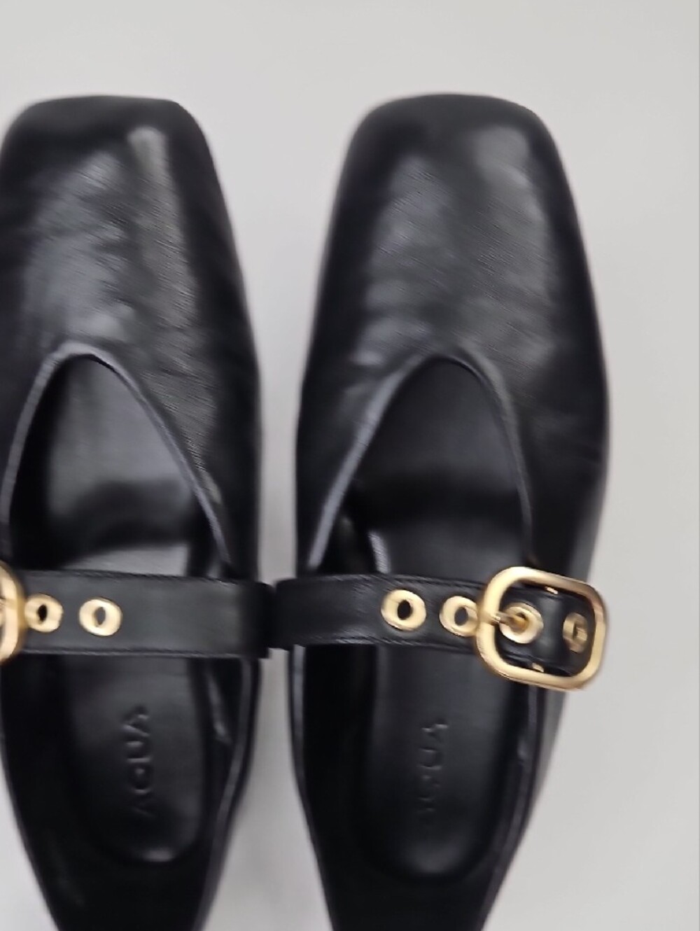 Aqua Stella Black Leather Mary Jane Flats with Gold Buckles Size 7.5 - Picture 3 of 7